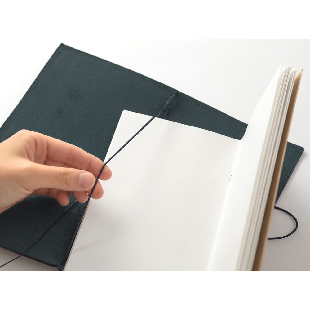 TRAVELERS COMPANY TRAVELER'S notebook Regular Size Leather Refillable Notebook