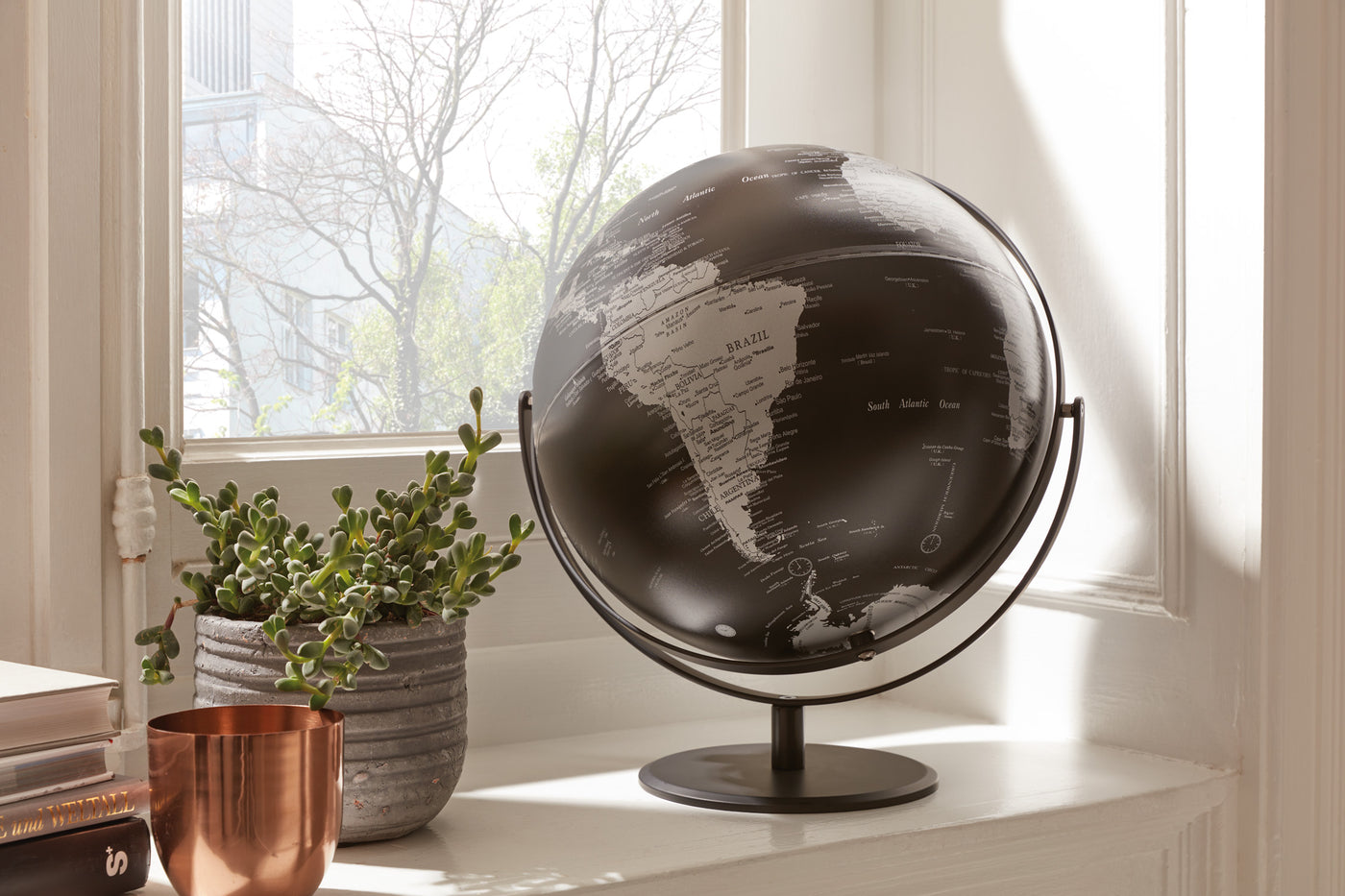 Troika JURI Globe – 12-Inch Desk Globe for Travel & Reflection